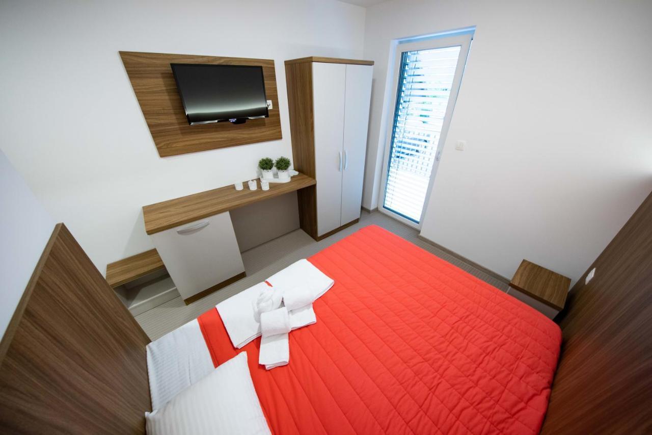 Gostilna Pugelj Hotel Novo Mesto Exterior photo